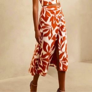 Banana Republic Linen- Blended Tulip Skirt, Size 0